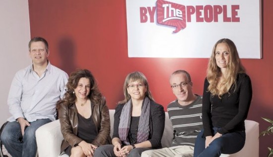 바이더피플의 창업가 오렌 글랜즈(맨 왼쪽)과 직원들